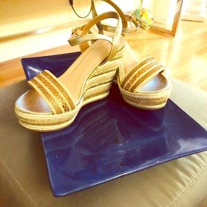 METALLIC DETAIL ESPADRILLE WEDGE SHOE